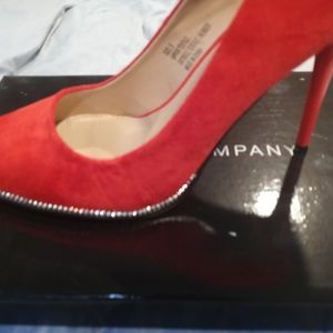 Size 8 high heels. Ribbon of light jewels. Never worn